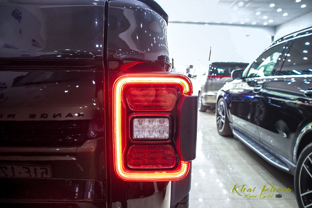 Ảnh chụp đèn hậu sáng xe Jeep Gladiator Rubicon 2020 22
