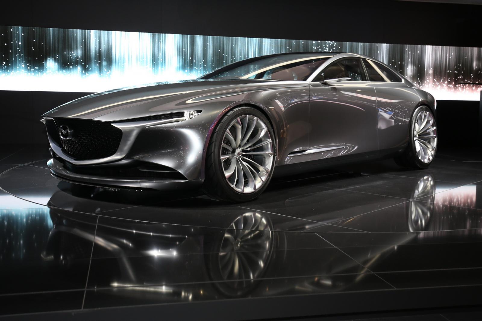 Mazda 6 2023 tạo hình lộng lẫy với giá xe ưu ái hơn.