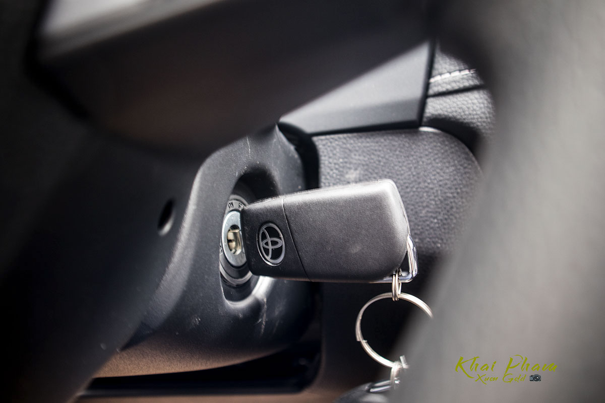 Ảnh chụp chìa khoá xe Toyota RAV4 2020 