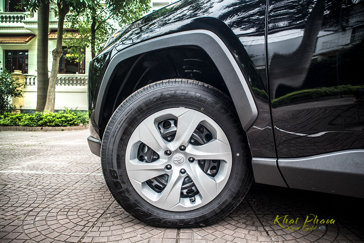 Ảnh chụp la-zăng xe Toyota RAV4 2020 