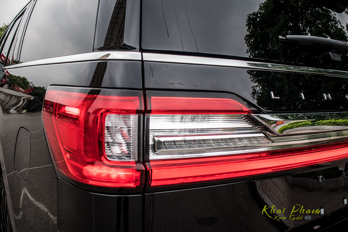 Ảnh đèn hậu xe Lincoln Navigator L Reserve 2020