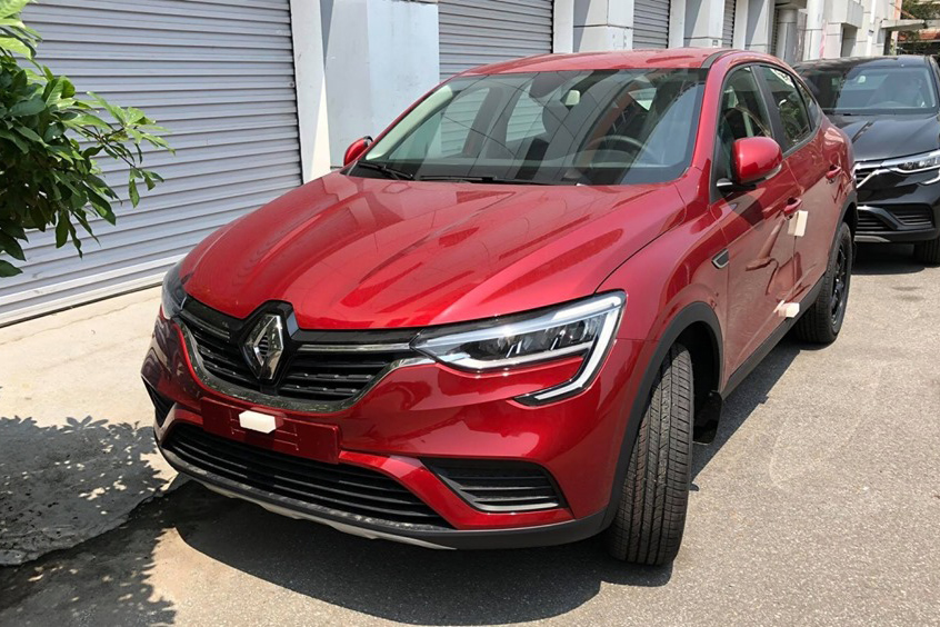 Cận cảnh cặp đôi Renault Akana và Captur xuất hiện tại Hà Nội.