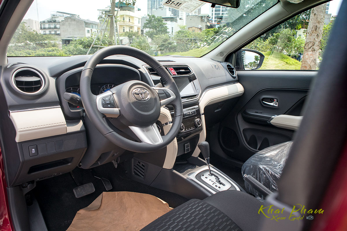 Ảnh khoang lái xe Toyota Rush 2020