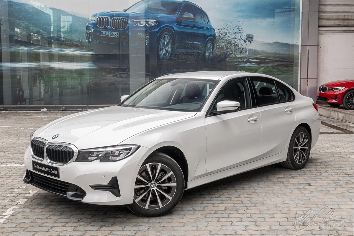 Phiên bản BMW 320i Sport Line.