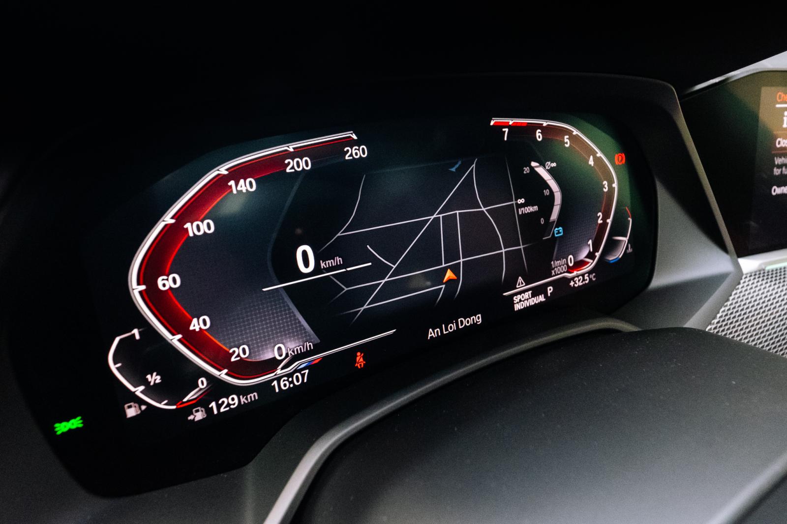 Đồng hồ kỹ thuật số trên BMW X6 xDrive40i M Sport 2020...