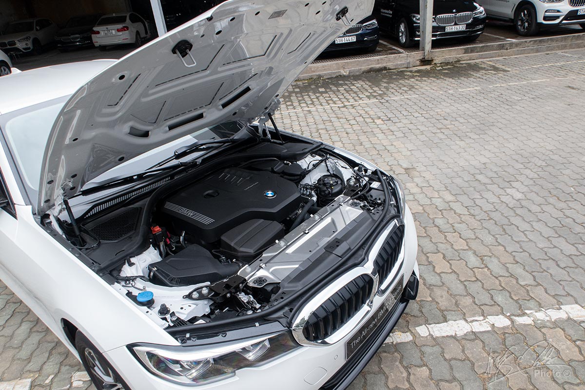 Động cơ TwinPower Turbo I-4 2.0L công suất 184 hp, mô-men xoắn 300 Nm.