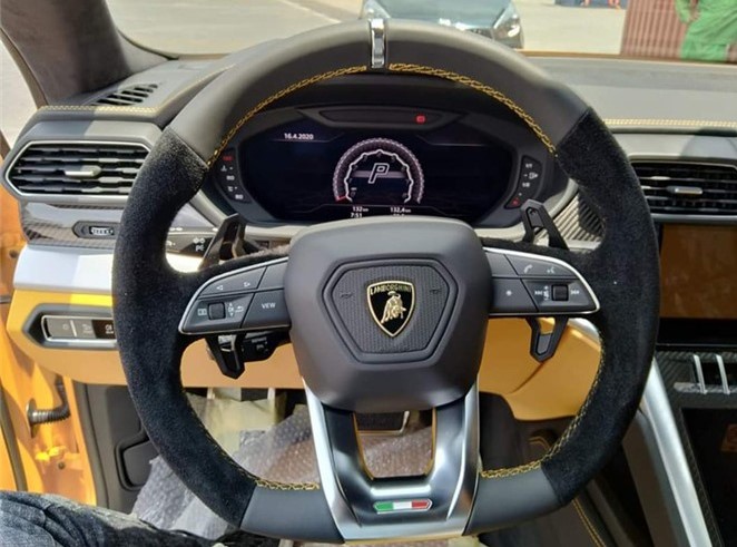 Soi chiếc Lamborghini Urus 4 chỗ đầu tiên vừa khui công tại Việt Nam a9