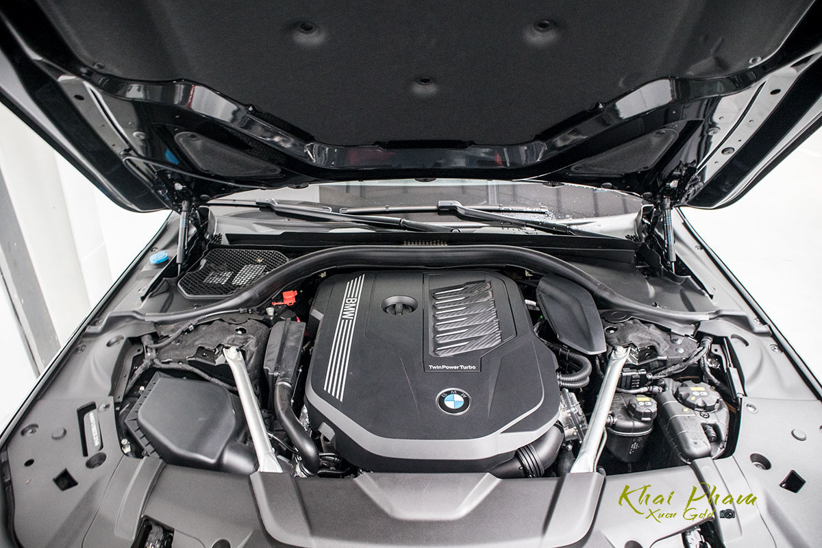 Ảnh động cơ xe BMW 740Li Pure Excellence 2020