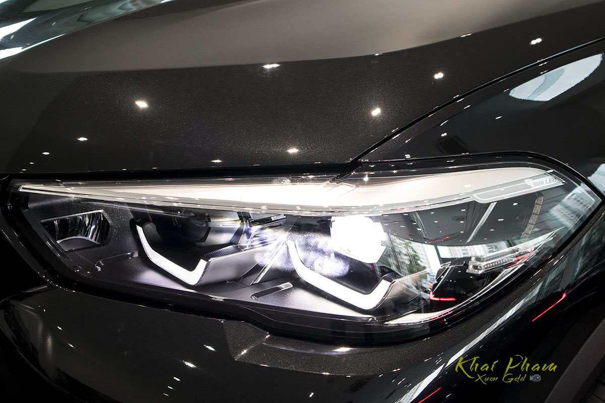 Ảnh đèn pha xe BMW X5 xDrive40i 2020 1
