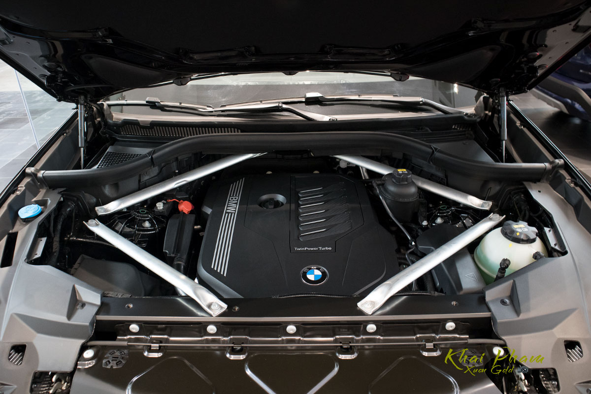 Ảnh động cơ xe BMW X5 xDrive40i 2020