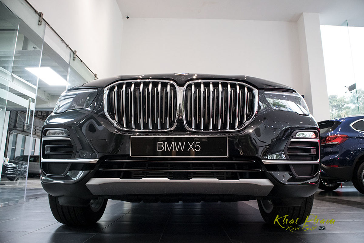 Ảnh mũi xe BMW X5 xDrive40i 2020