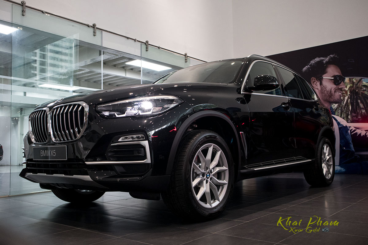 Ảnh trước đầu xe BMW X5 xDrive40i 2020