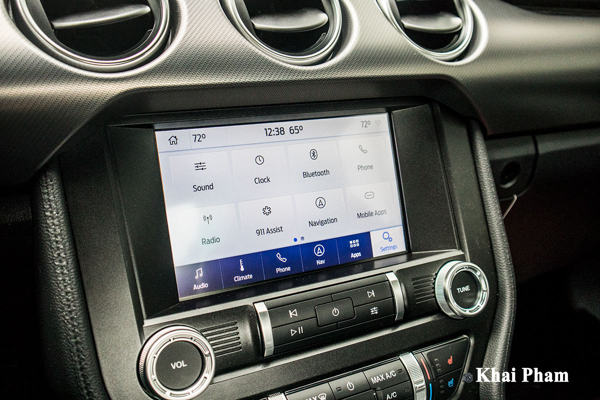 Ảnh chụp màn hình xe Ford Mustang 2020