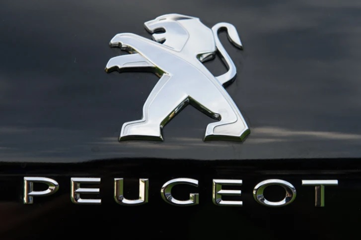 Logo xe ô tô Peugeot xuất hiện từ đầu những năm 1900.