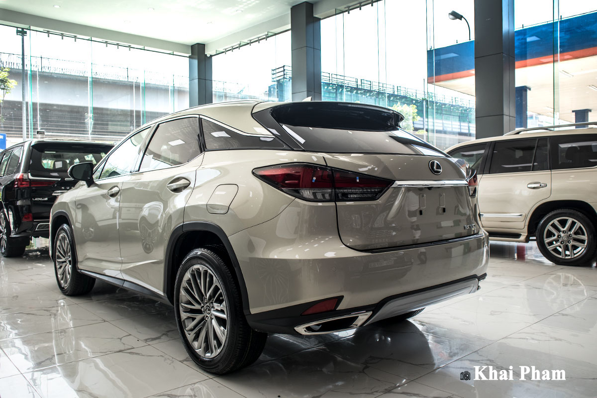 Ảnh đuôi xe Lexus RX350 2020