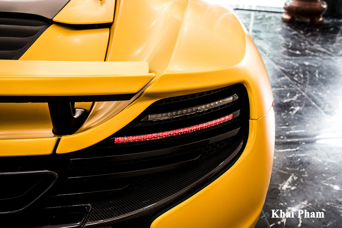 Ảnh chi tiết xe McLaren 650S Spider từng của Minh Nhựa với hàng loạt chi tiết mới 17 Ảnh đèn hậu phải xe McLaren 650S Spider từng của Minh Nhựa