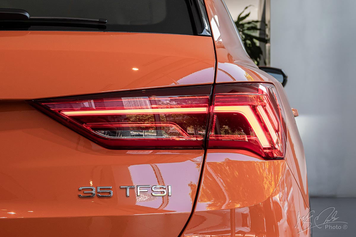 Cụm đèn hậu của Audi Q3 2020 cũng sử dụng công nghệ LED.