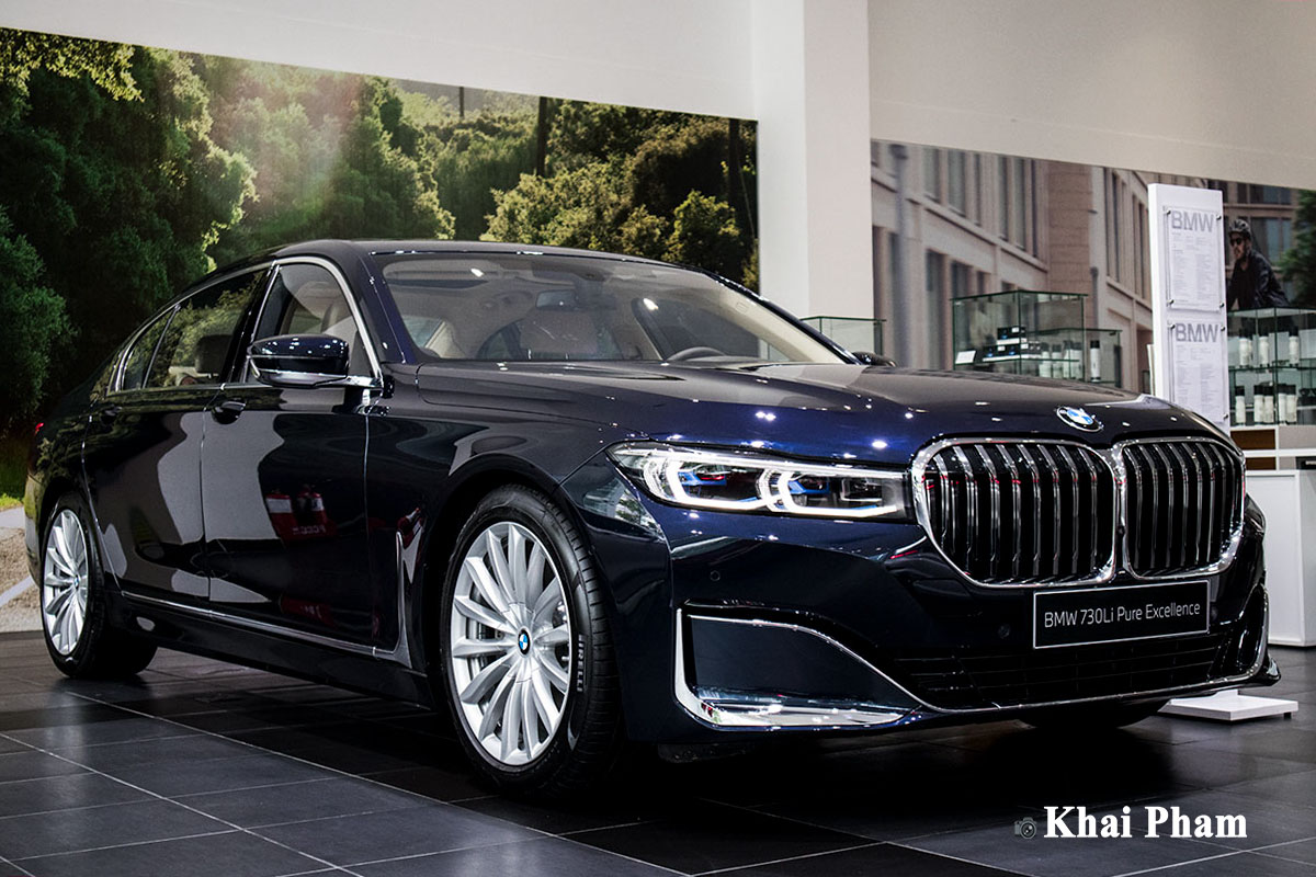 Ảnh trước xe trái BMW 730Li Pure Excellence 2020