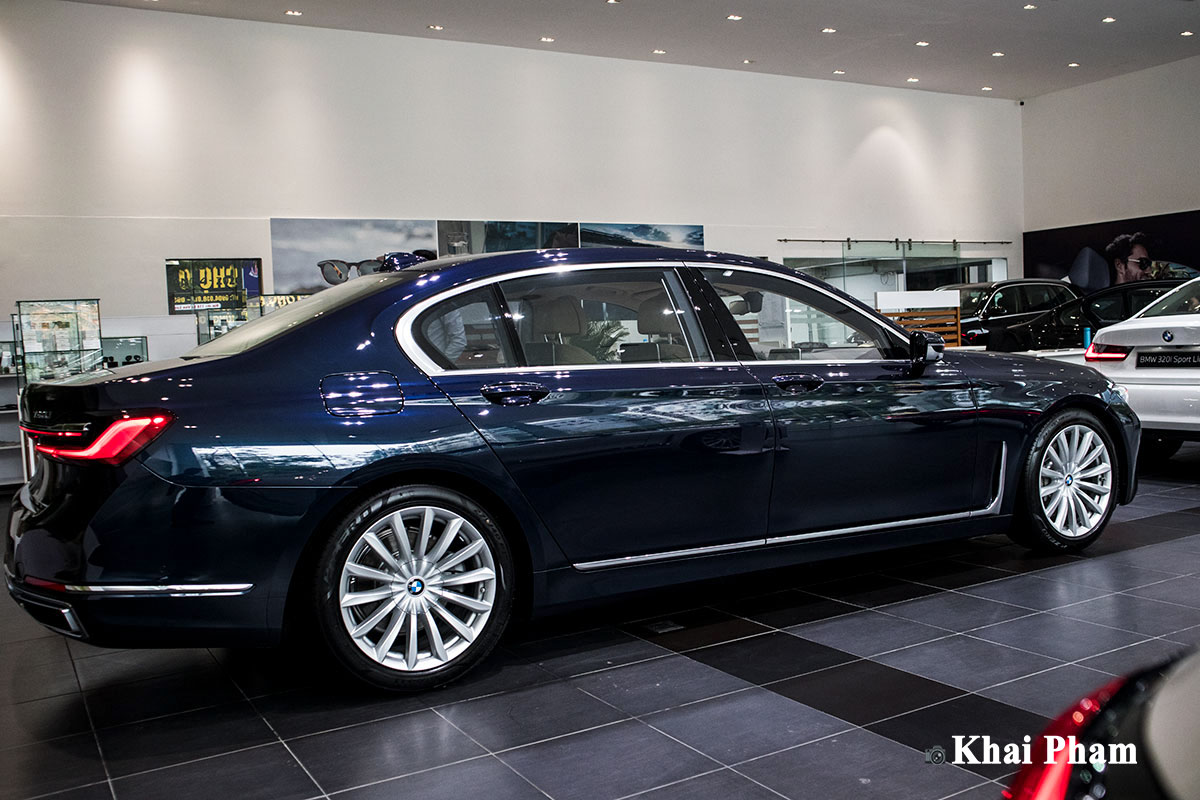 Ảnh thân xe BMW 730Li Pure Excellence 2020