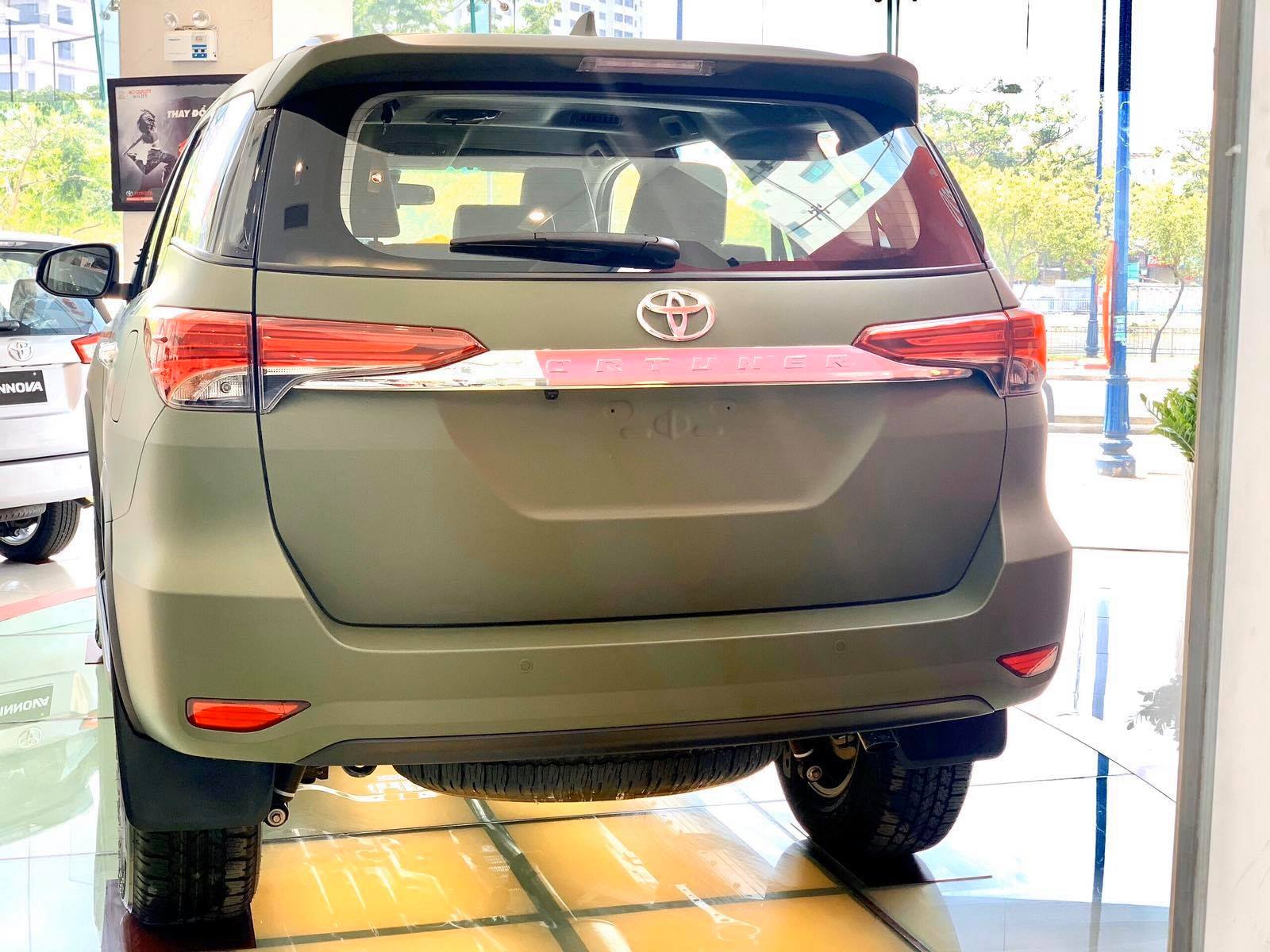 Đuôi xe Toyota Fotuner phiên bản giới hạn Đuôi xe Toyota Fotuner phiên bản giới hạn.