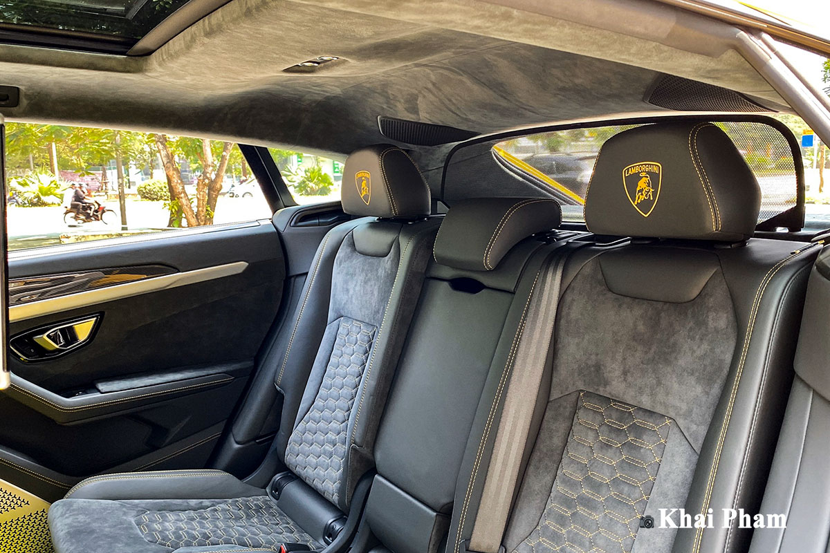Ảnh ghế sau xe Lamborghini Urus full carbon 1