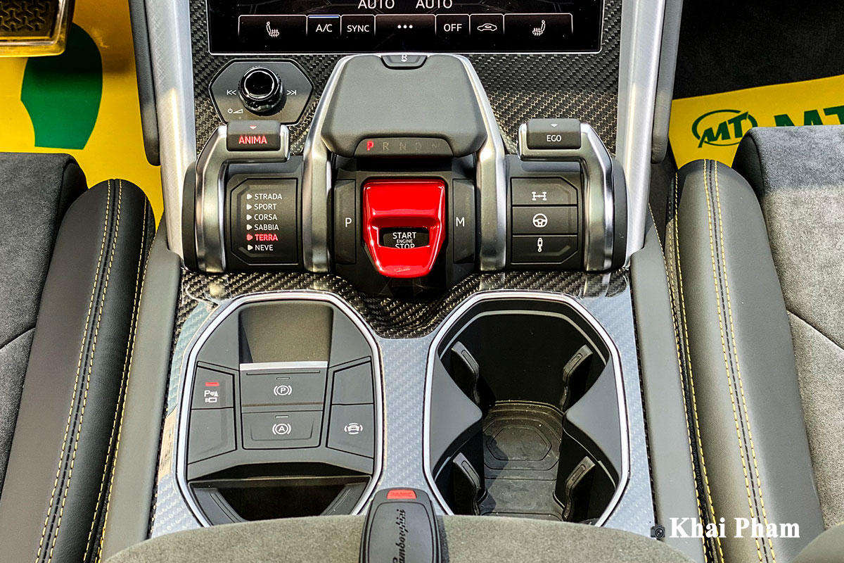 Ảnh cần số xe Lamborghini Urus full carbon
