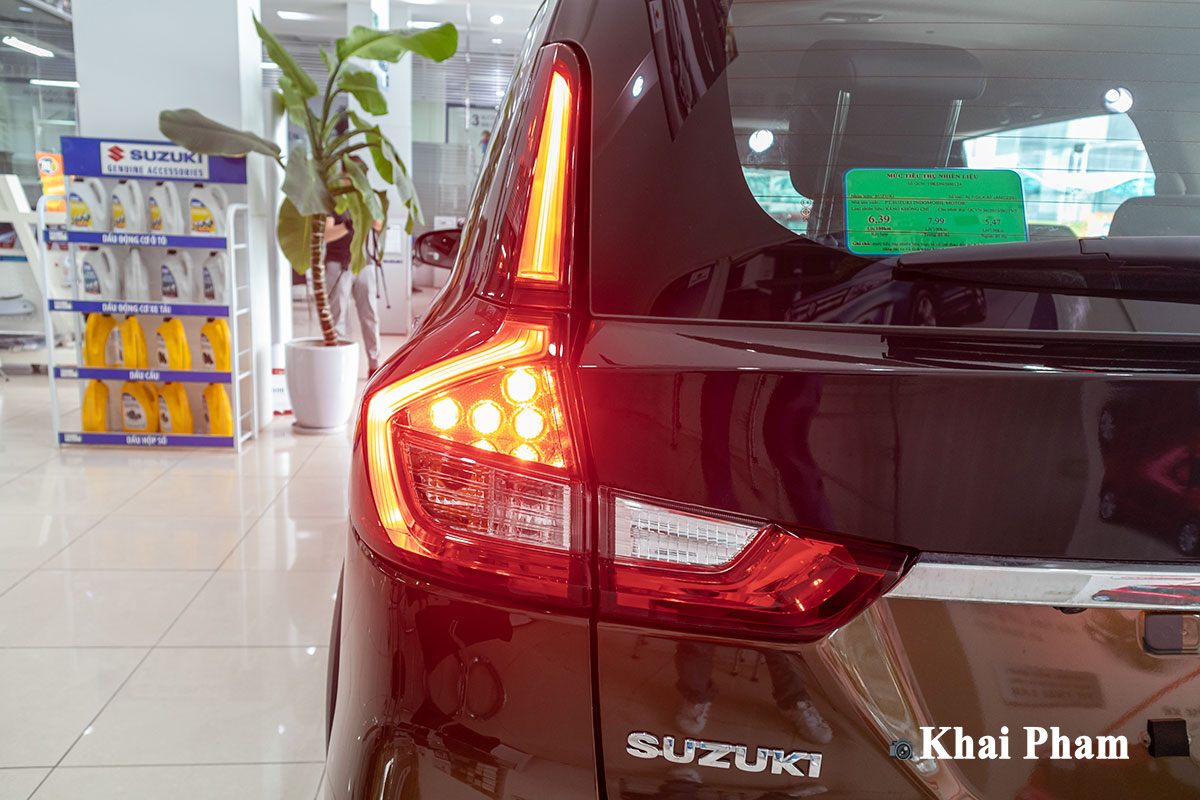 Ảnh đèn hậu xe Suzuki XL7 2020 