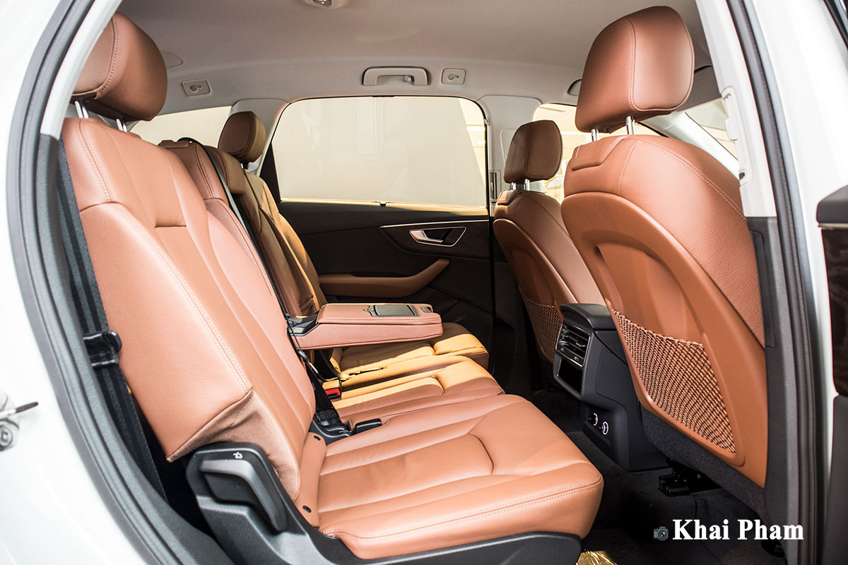 Ảnh ghế sau xe Audi Q7 2020 1