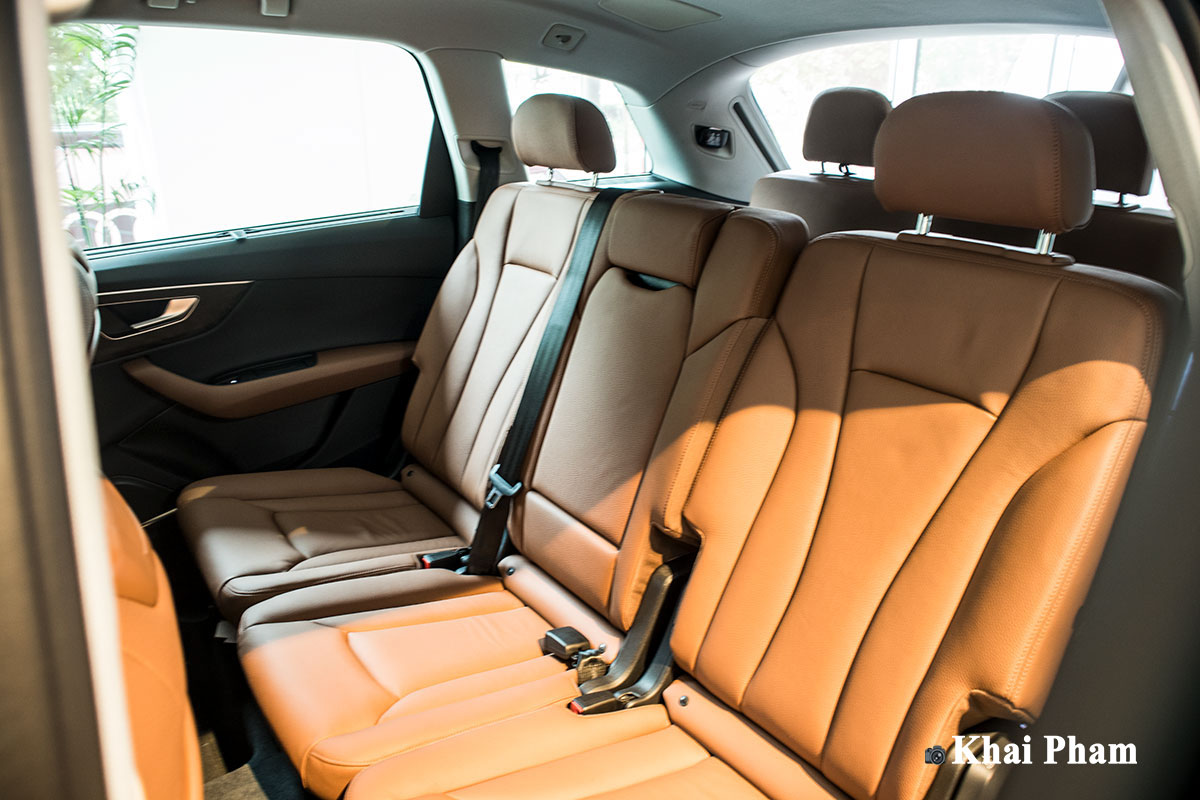 Ảnh ghế sau xe Audi Q7 2020