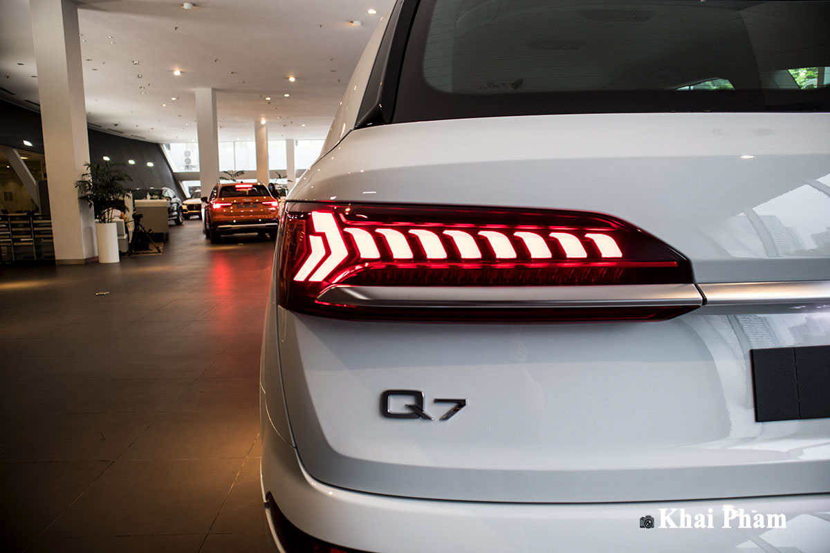 Ảnh Đèn hậu xe Audi Q7 2020