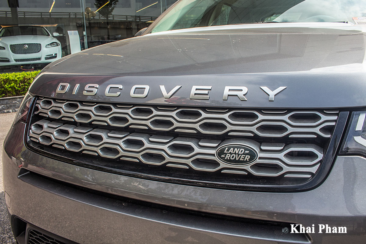 Ảnh chụp Lưới tản nhiệt xe Land Rover Discovery Sport 2020