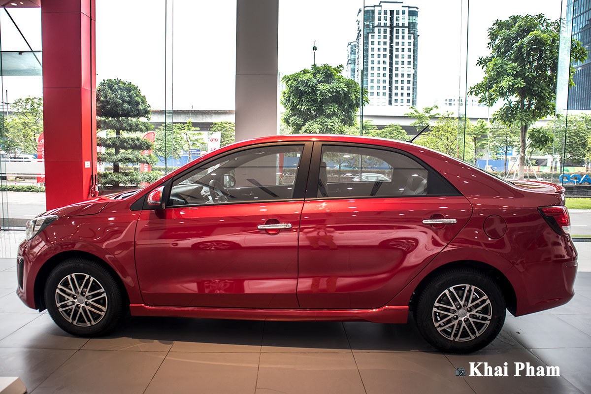 Ảnh chính diện thân xe Kia Soluto AT Luxury 2020