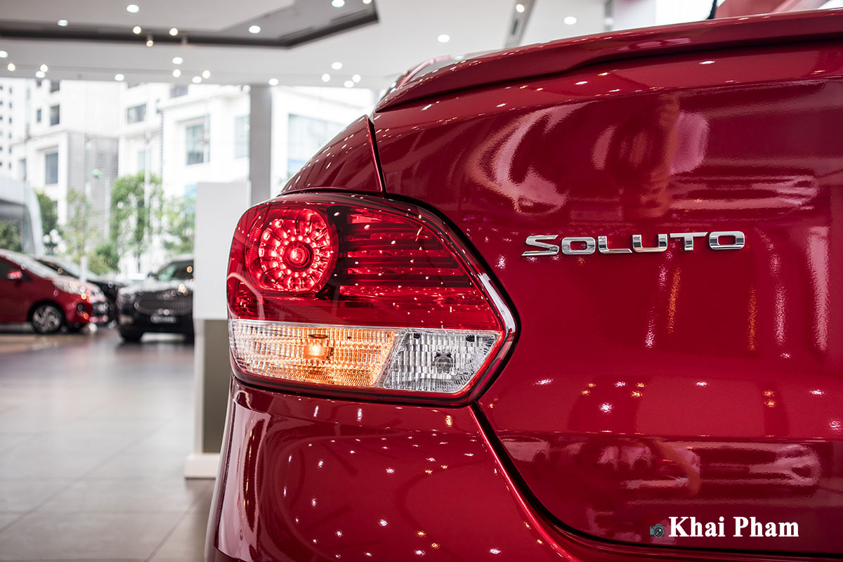 Ảnh đèn hậu xe Kia Soluto AT Luxury 2020 bên trái