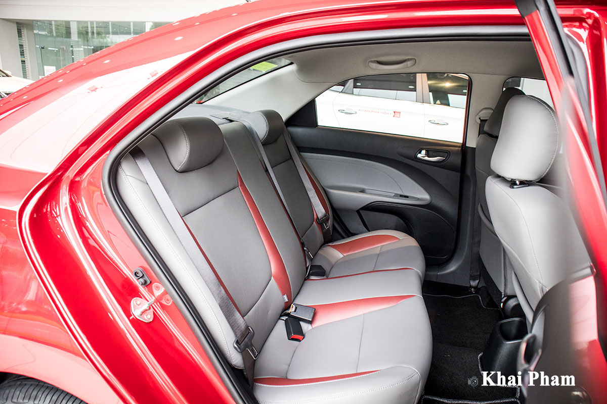 Ảnh ghế phụ sau xe Kia Soluto AT Luxury 2020