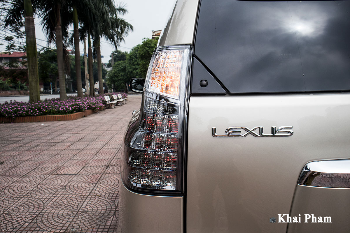 Lexus GX460 2010 "lên đời" ngoại thất mới nhất chỉ với hơn 100 triệu đồng, không khác gì xe mới a19