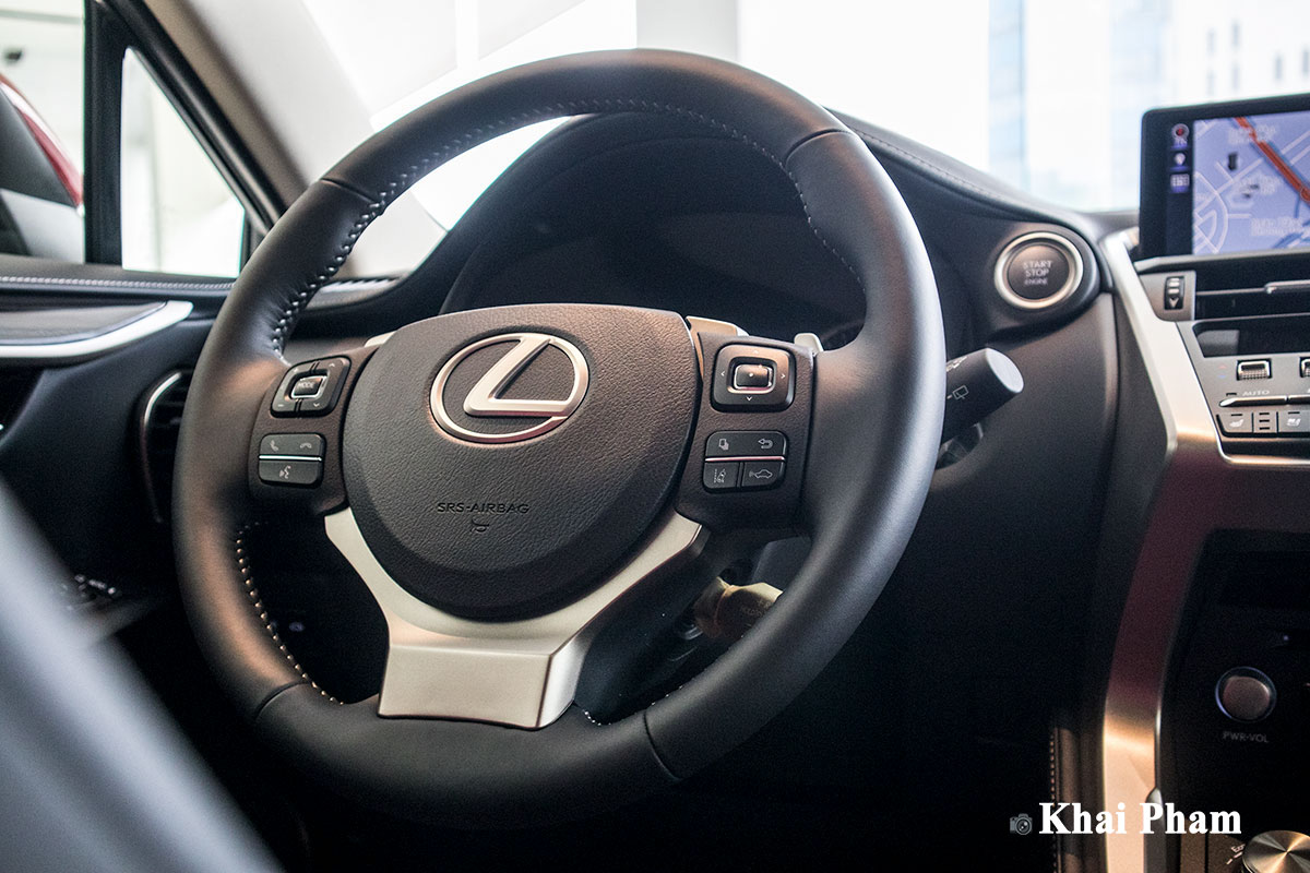 Ảnh vô-lăng xe Lexus NX 300 2020