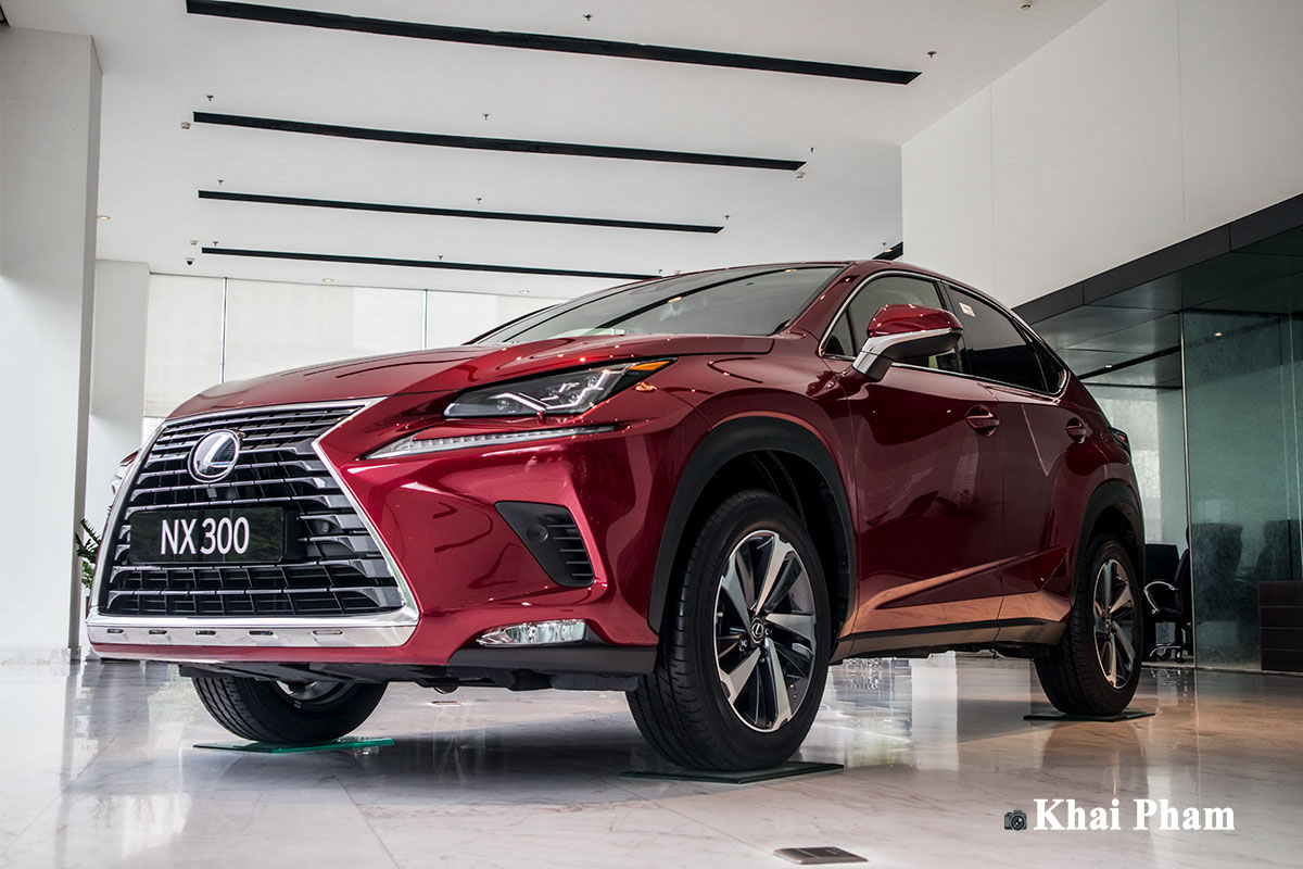 Ảnh trước xe Lexus NX 300 2020