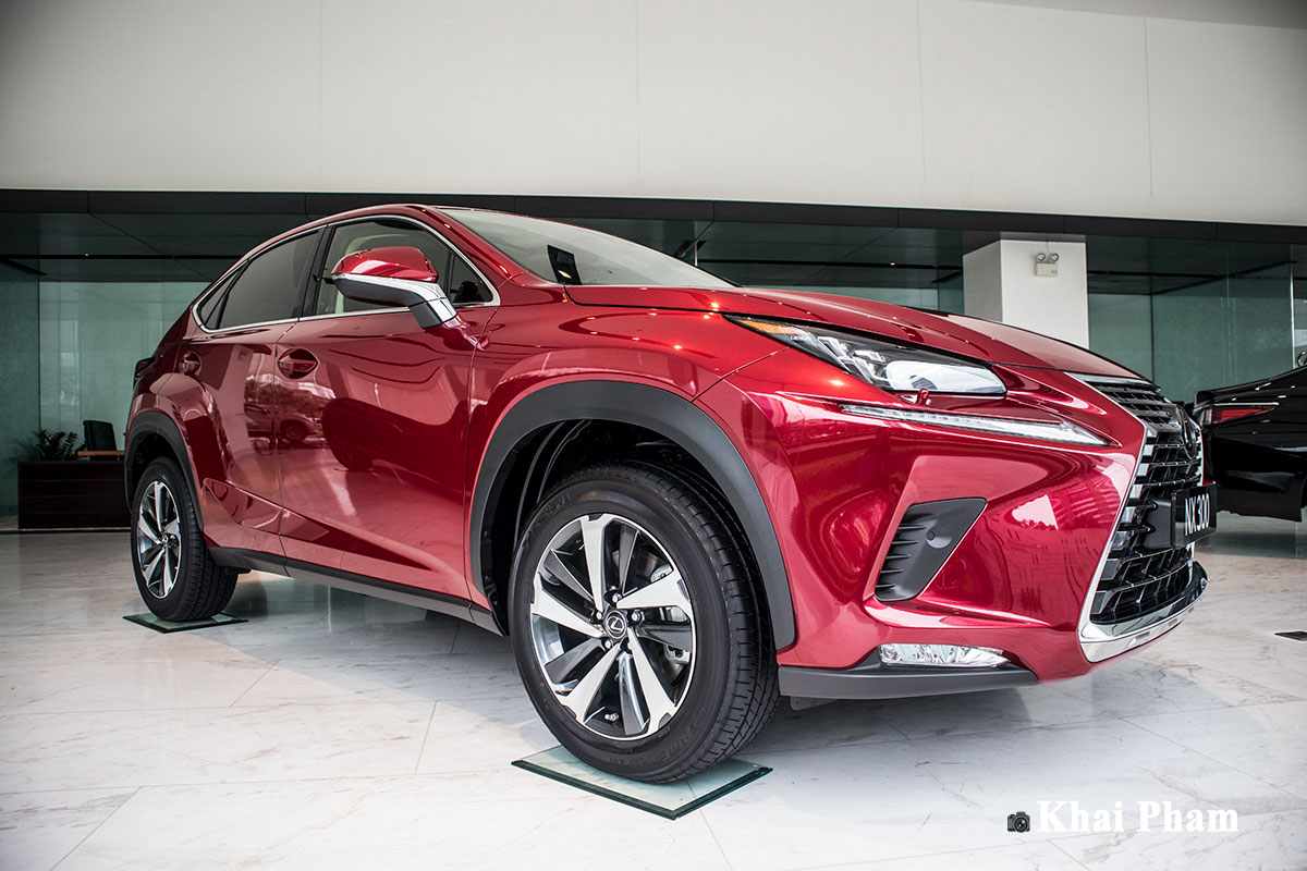 Ảnh trước phải xe Lexus NX 300 2020