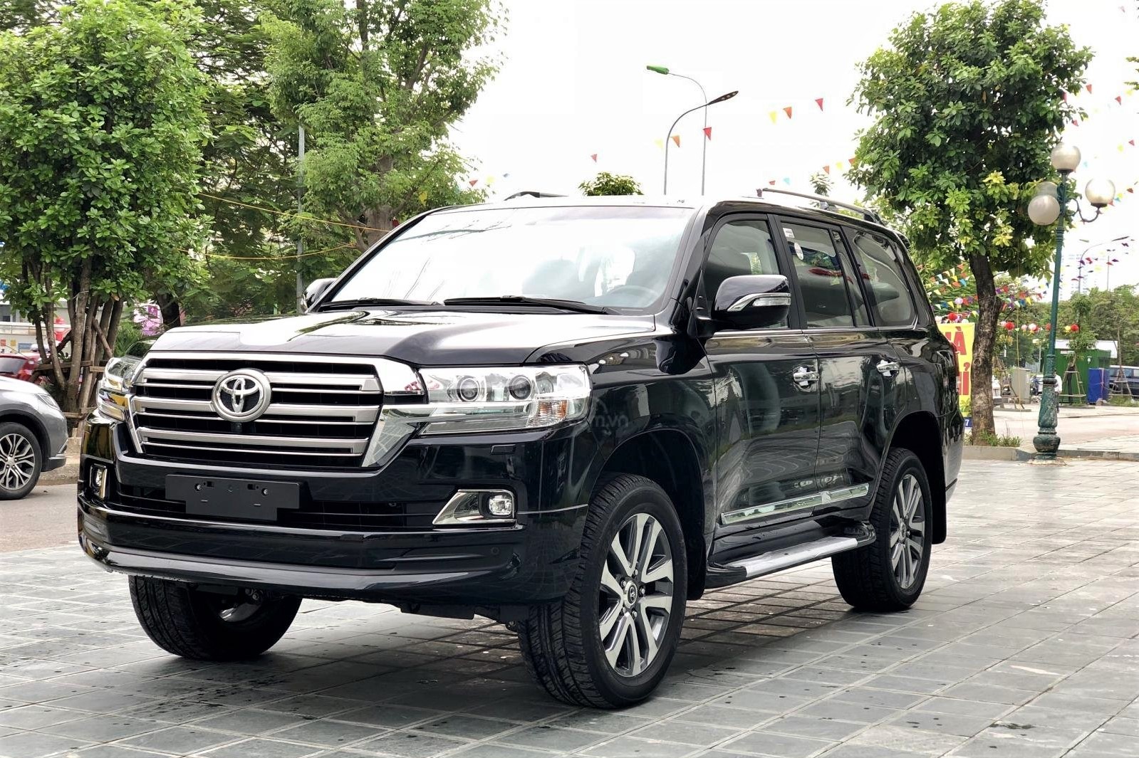 Toyota Land Cruiser tại Việt Nam 1