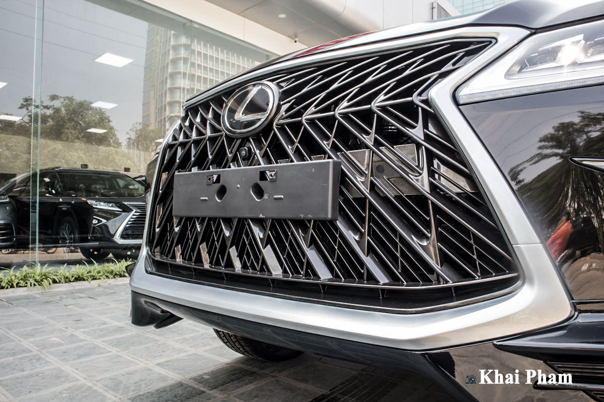 Ảnh lưới tản nhiệt xe Lexus LX570 Super Sport 2020