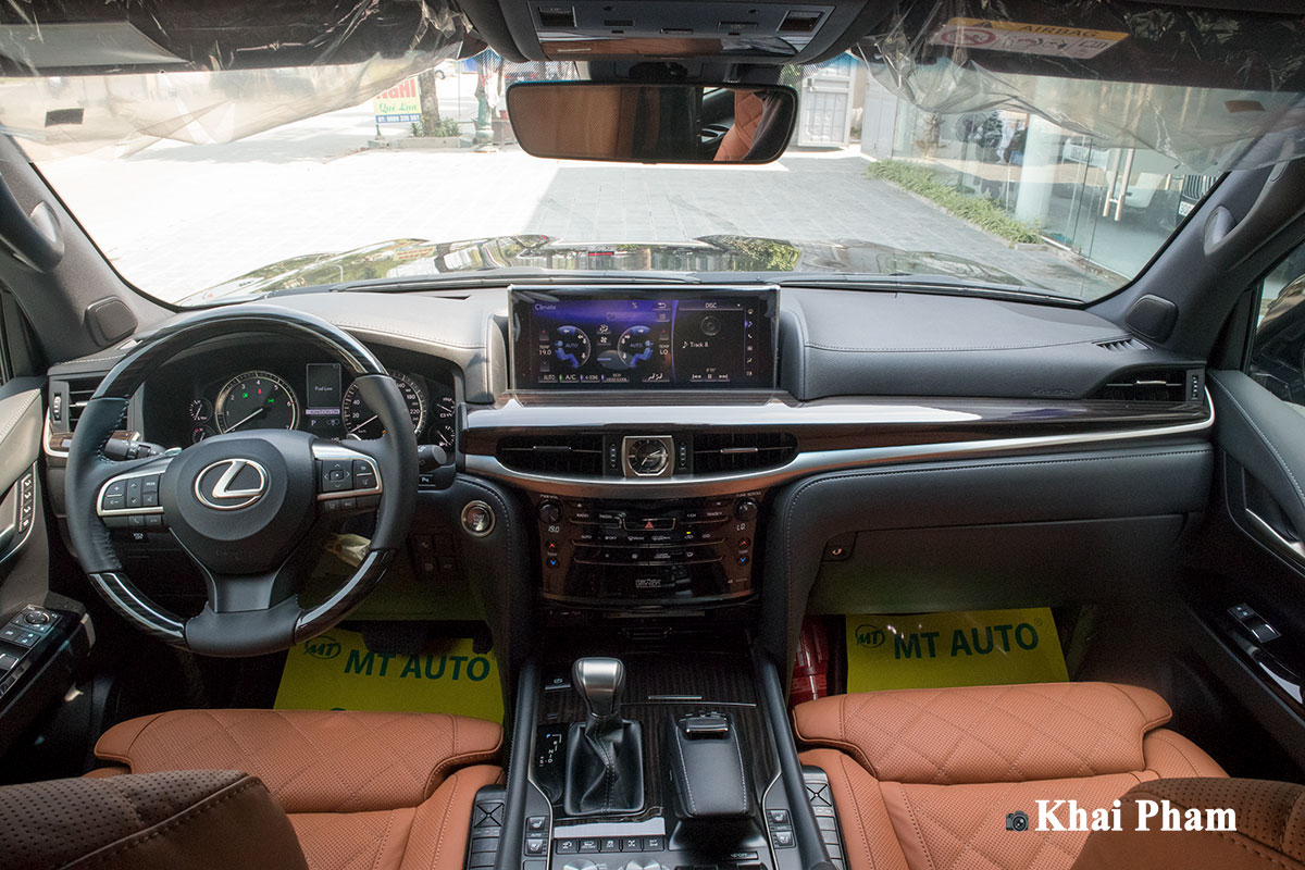 Lexus LX570 Super Sport 2020 bản độ Trung Đông 4 ghế Vip MBS có gì mà "nổi như cồn" ở Việt Nam? a2