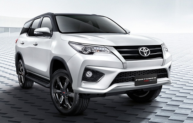 Ngoại thất xe Toyota Fortuner 2017 Ngoại thất xe Toyota Fortuner 2017