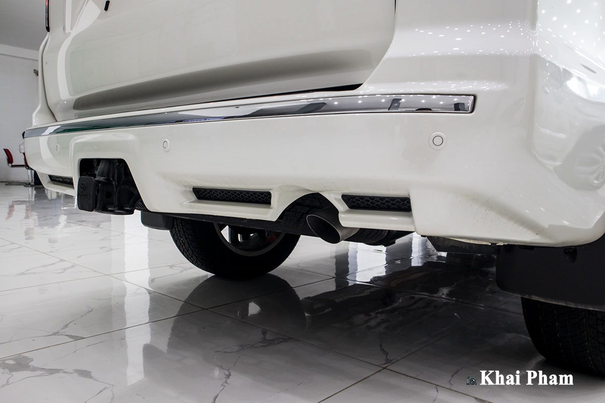 Ngắm bộ ảnh chi tiết xe Toyota 4Runner Limited nhập Mỹ tại Việt Nam 16 Ảnh cản sau xe Toyota 4Runner Limited