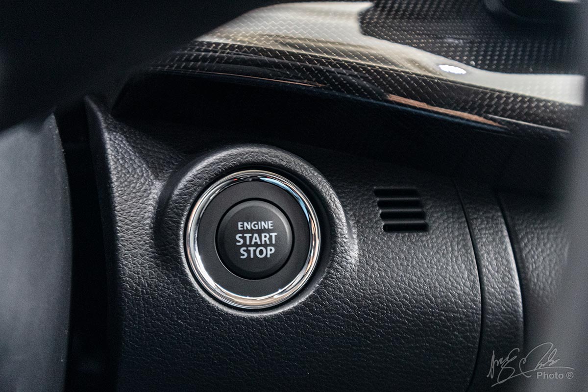 Đánh giá xe Suzuki XL7 2020: Núm bấm khởi động.