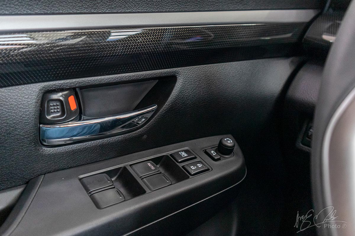 Đánh giá xe Suzuki XL7 2020: Gương gập điện, chỉnh điện.