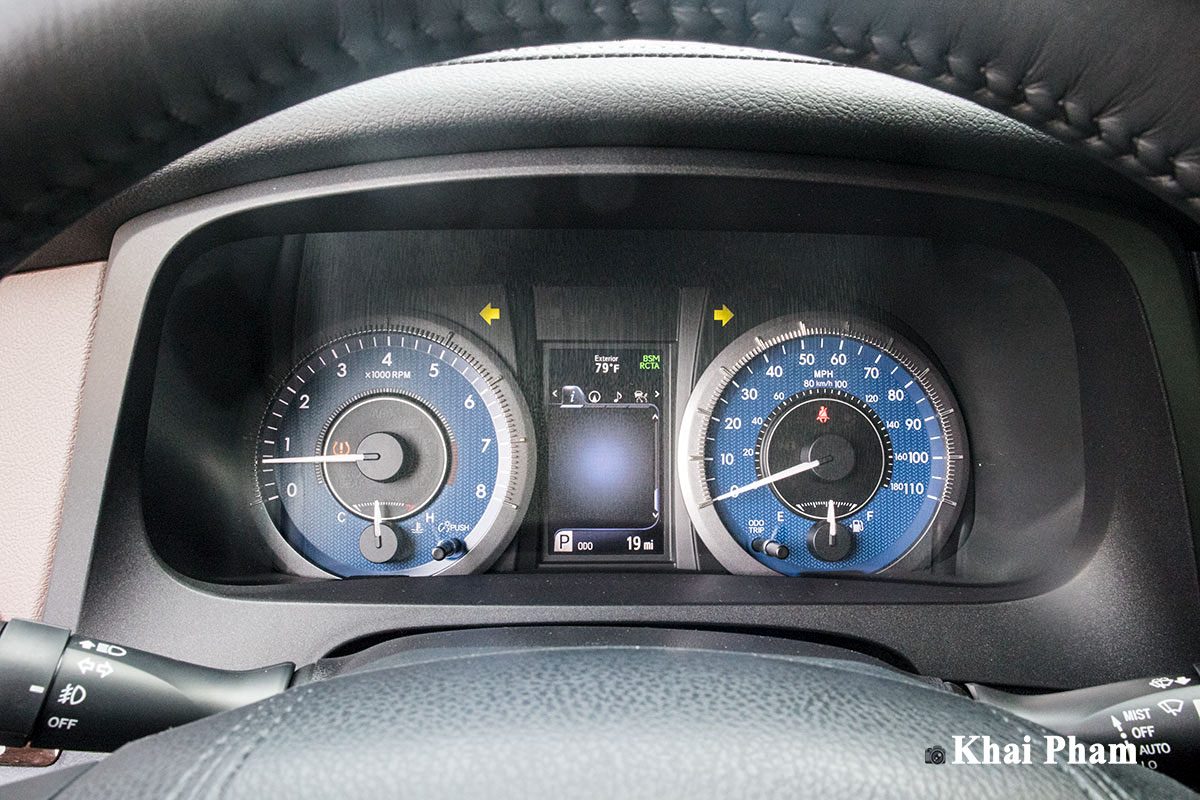 Ảnh đồng hồ vô-lăng xe Toyota Sienna 2020