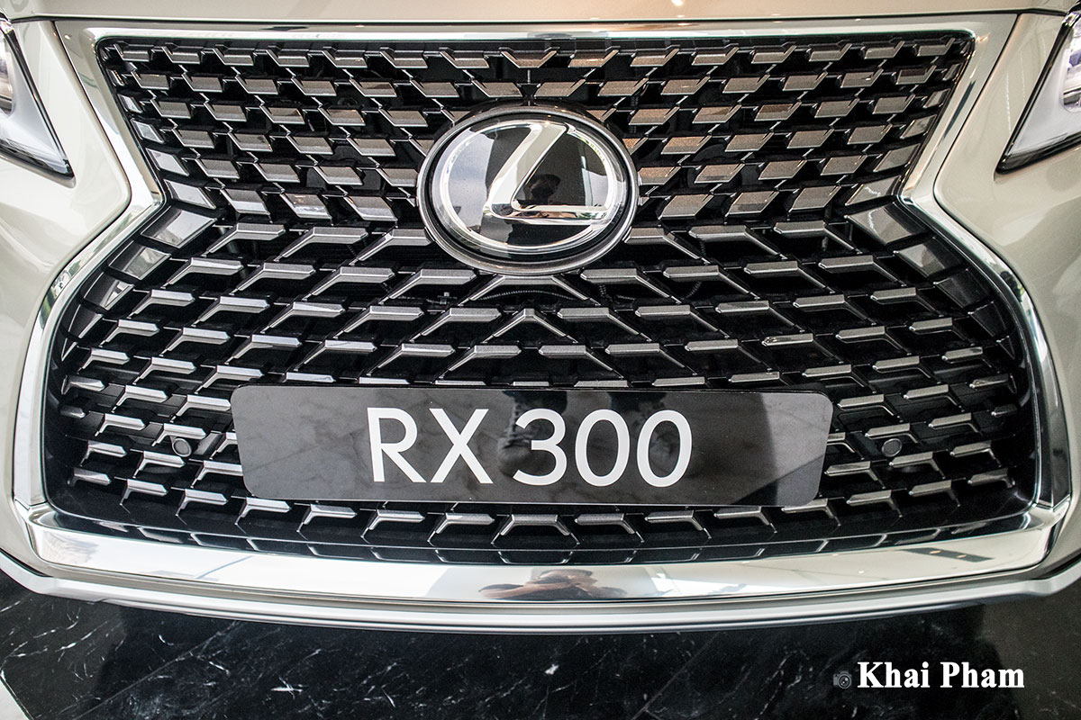 Ảnh lưới tản nhiệt xe Lexus RX 300 2020