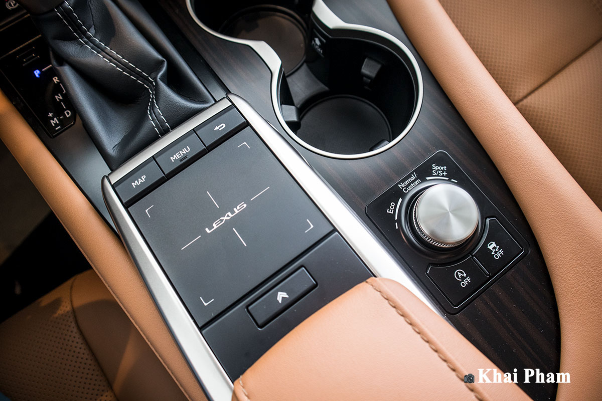 Ảnh bảng điều khiển xe Lexus RX 300 2020 