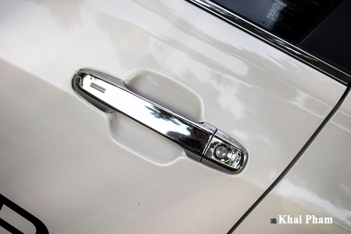 Ảnh tay nắm cửa xe Subaru Forester GT Edition 2020