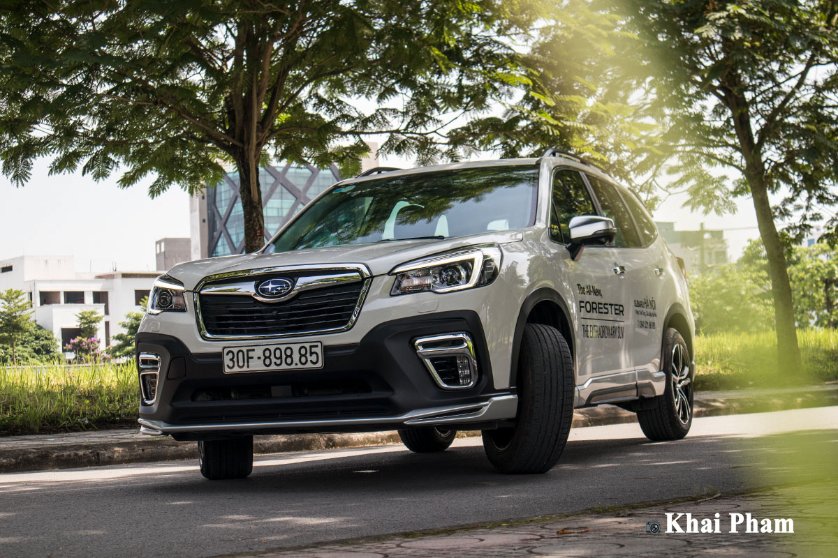 Ảnh trước đầu xe bên phải Subaru Forester GT Edition 2020